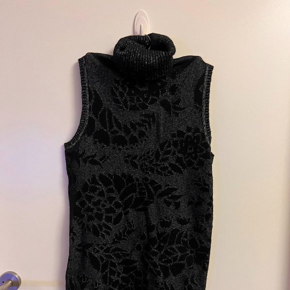 Black Rose Pattern Sleeveless Turtleneck Dress, Petite - Picture 1 of 3